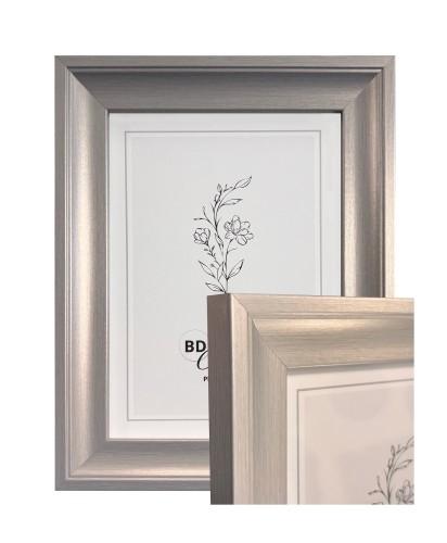 Ramka na zdjęcie-15x21-srebrna-elegancka-Na wesele- na przyjęcie-do salonu-z detalem